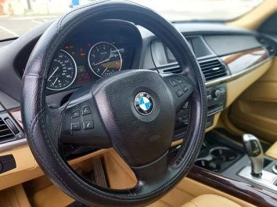 BMW ( X5 ) ANNÉE 2010 ( TRÈS PROPRE)
