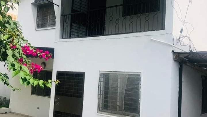 À louer : Villa Duplex 5 pièces à Abidjan Cocody