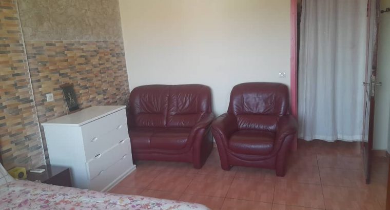 Appartement Meublé trois (3) pièces situé à Cocody Angré Château.