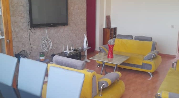 Appartement Meublé trois (3) pièces situé à Cocody Angré Château.
