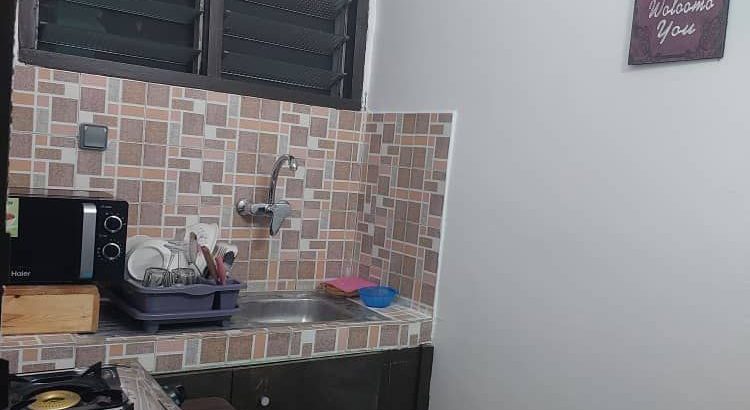 Cocody Blockhaus derrière l’Hotel Ivoire Appartement de 02 pièces meublée